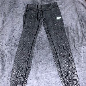 Nike patterned leggings